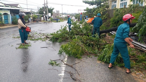 Các địa phương ở Quảng Ngãi khẩn trương khắc phục hậu quả bão số 4